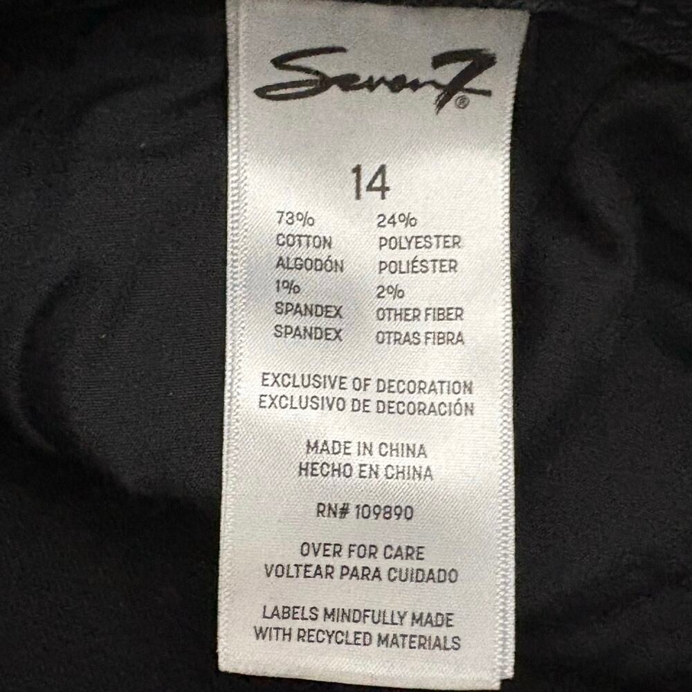 Seven7 Relaxed Denim Bermuda Shorts Women’s 8 or 10 Black Frayed Hem Mid Rise - Picture 9 of 10